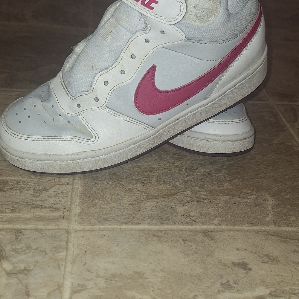 Nike Women's White and Red Sneakers